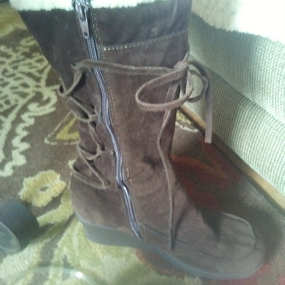 Vintage Mudd Lace Accented Boots - Picture 3 of 6